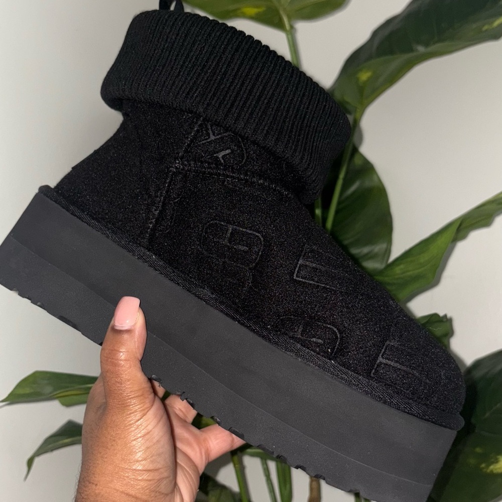 Cozy, stylish, comfortable Ugg booties (BRAND NEW)